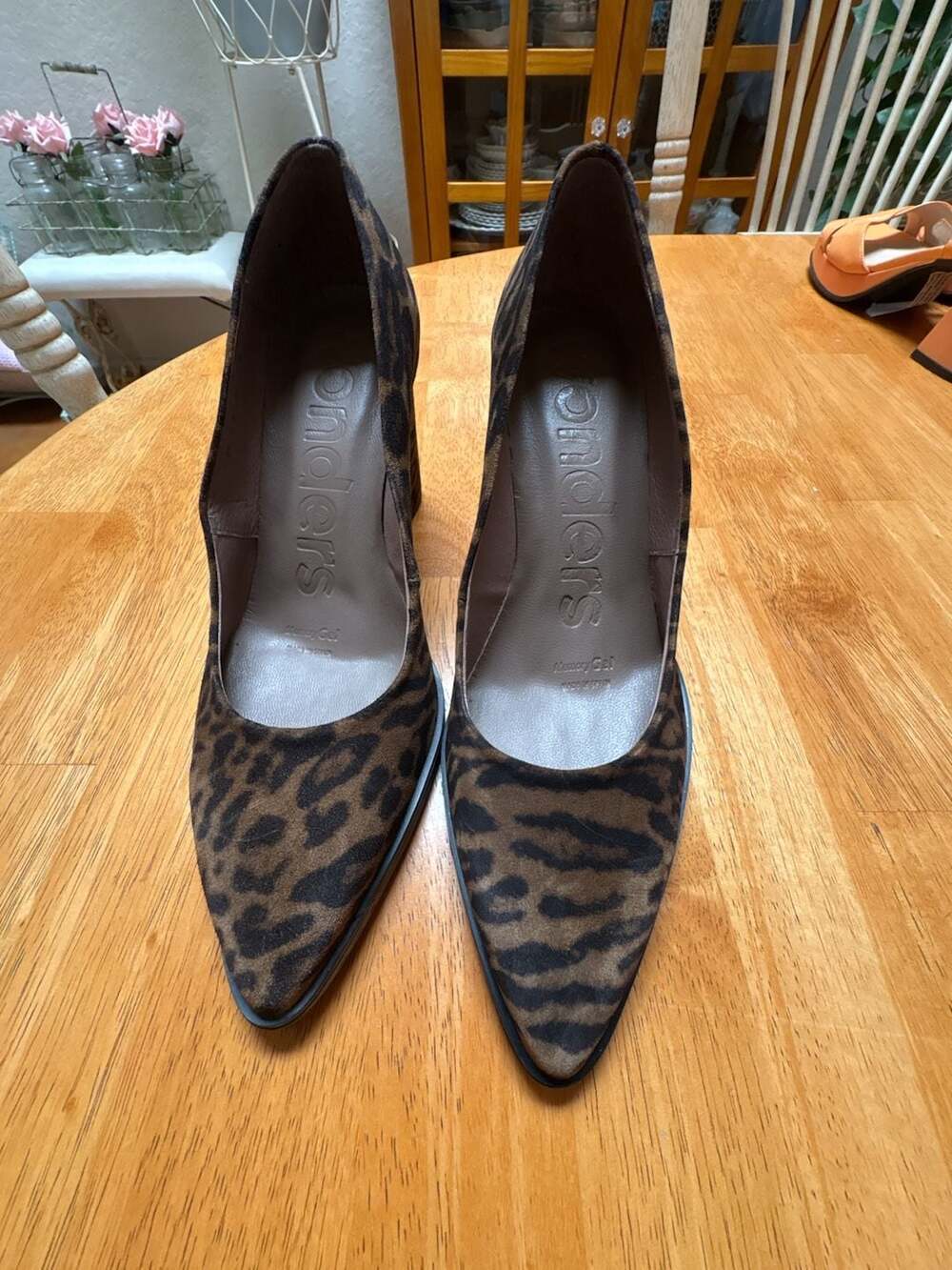 Wonders Leopard Print Suede Pointed-Toe Memory Gel Block Heel Pumps
